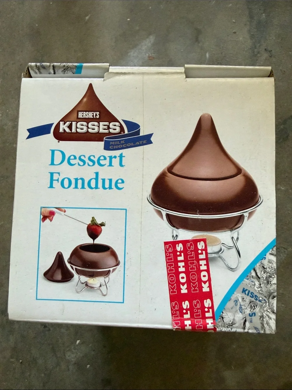 Kisses chocolate dessert Fondue
